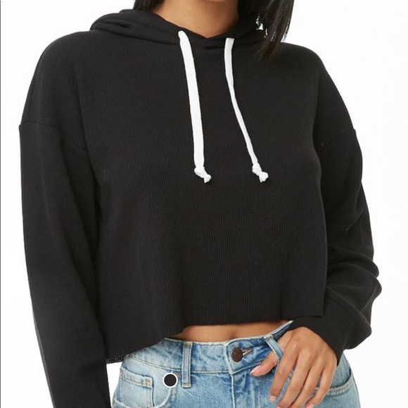 Black waffle-knit hooded crop top - Picture 2 of 4